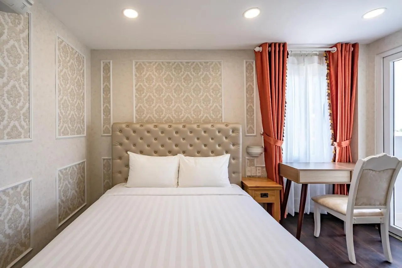 Emerald Central Ho Chi Minh City 3*,  Vietnam
